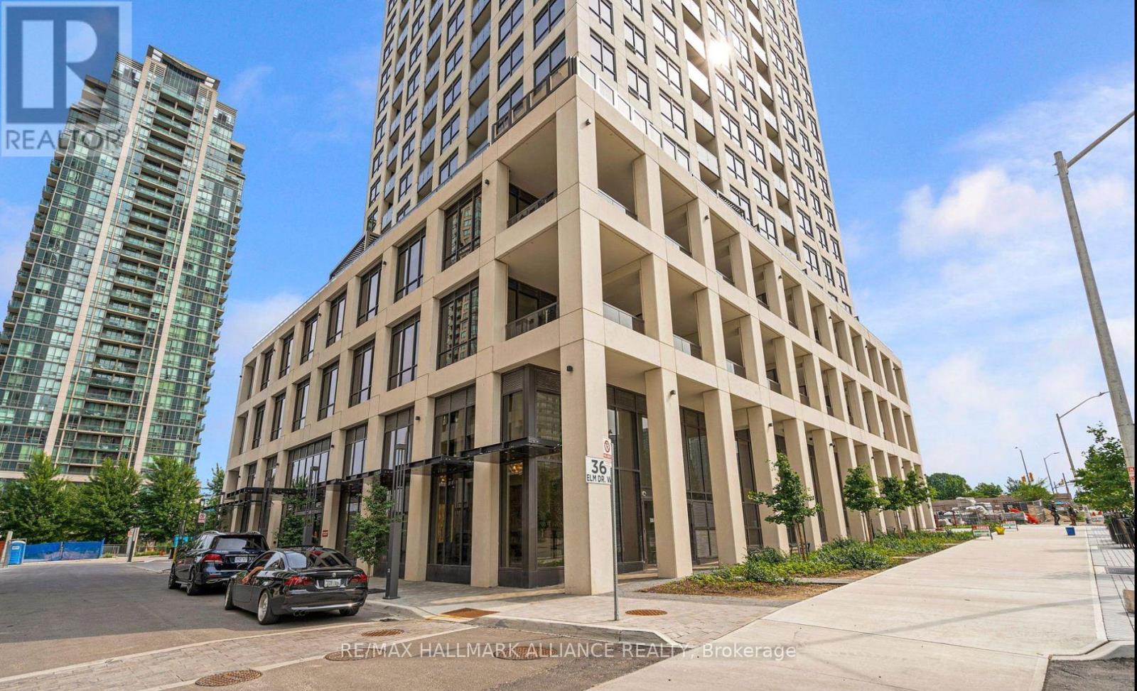 Photo 2 of 1209 36 Elm Drive W, Mississauga ON