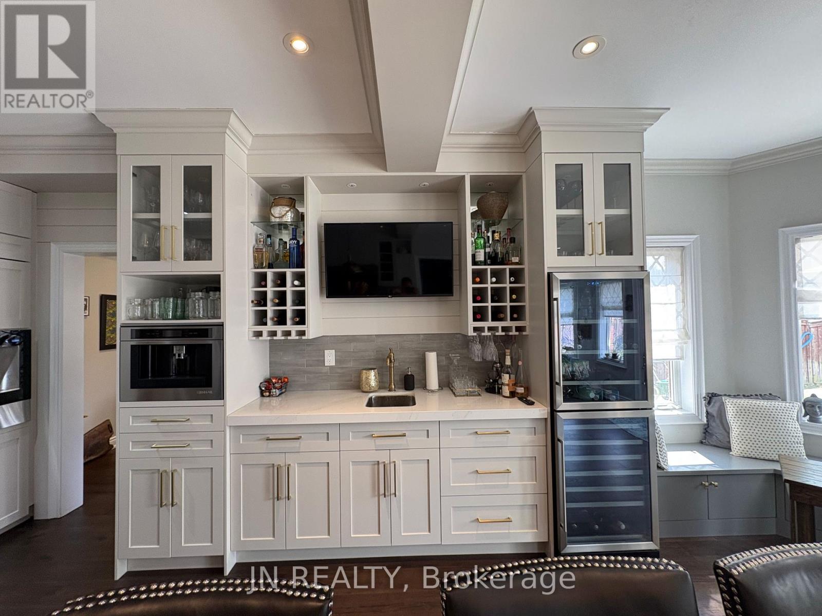 Photo 15 of 77 Colonel Bertram Road, Brampton ON