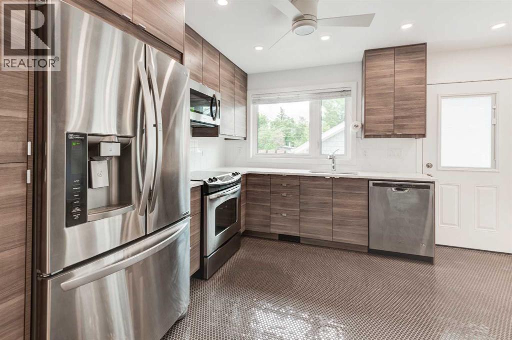 Single Family House Bi-level for Sale in  Selkirk Drive SW Southwood Calgary 