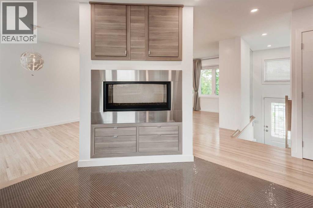 Single Family House Bi-level for Sale in  Selkirk Drive SW Southwood Calgary 