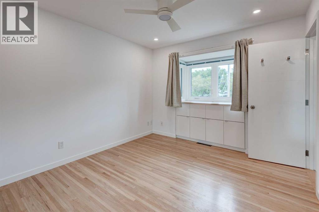 Single Family House Bi-level for Sale in  Selkirk Drive SW Southwood Calgary 