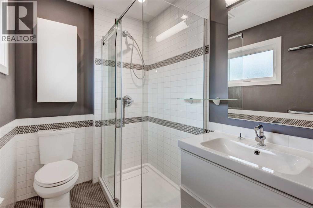 Single Family House Bi-level for Sale in  Selkirk Drive SW Southwood Calgary 