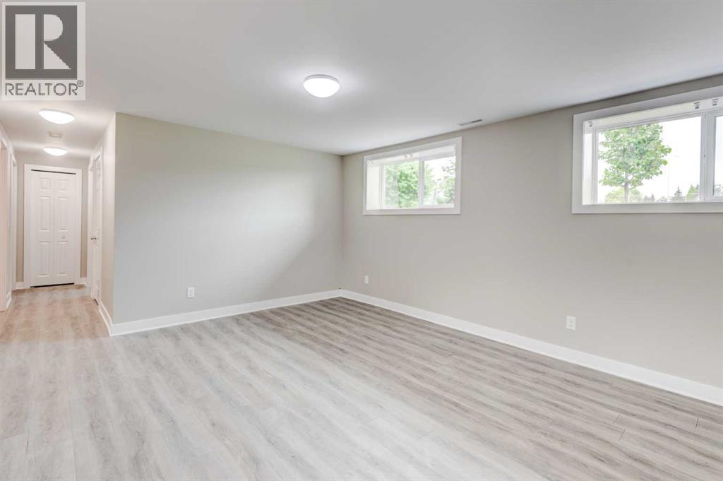 Single Family House Bi-level for Sale in  Selkirk Drive SW Southwood Calgary 