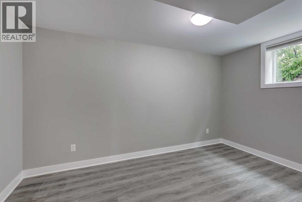 Single Family House Bi-level for Sale in  Selkirk Drive SW Southwood Calgary 