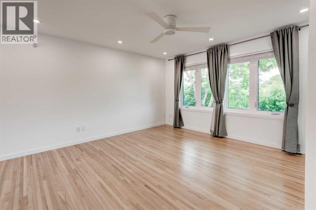 Single Family House Bi-level for Sale in  Selkirk Drive SW Southwood Calgary 