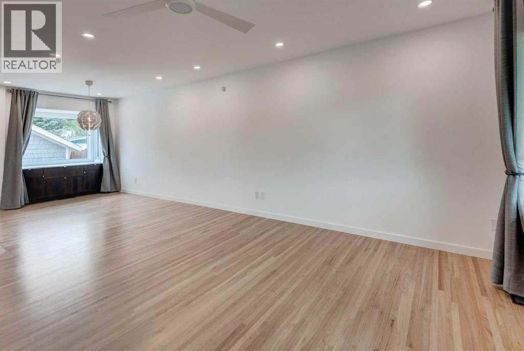 Single Family House Bi-level for Sale in  Selkirk Drive SW Southwood Calgary 