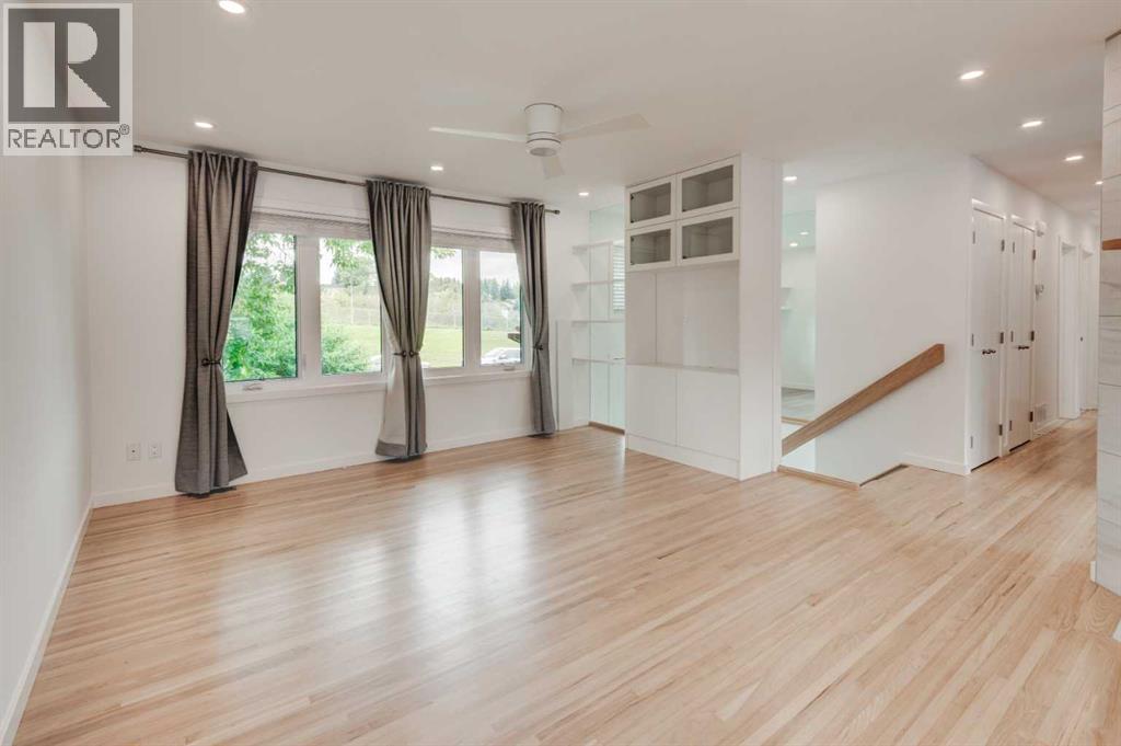 Single Family House Bi-level for Sale in  Selkirk Drive SW Southwood Calgary 