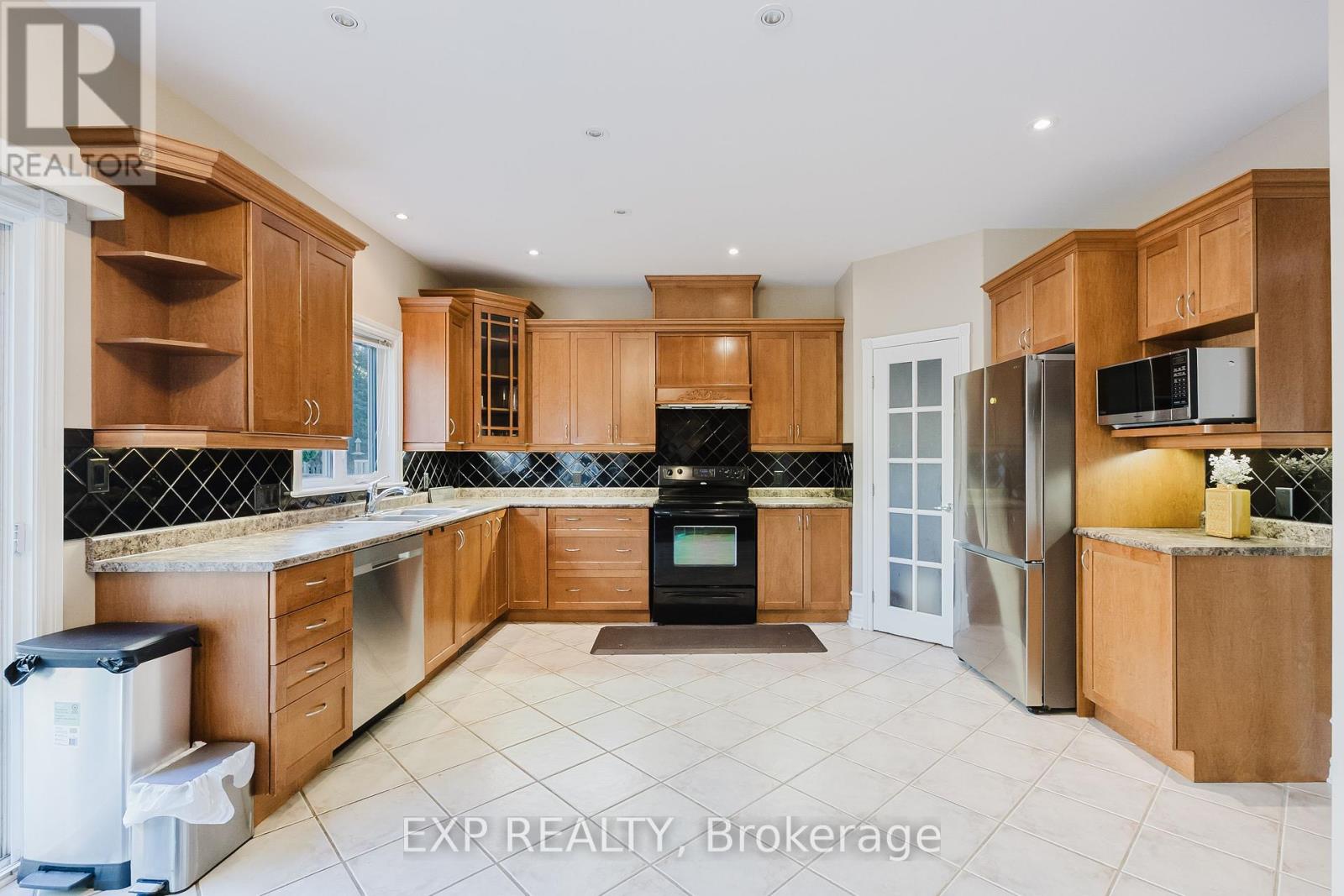 Photo 11 of 263 Deercroft Avenue, Ottawa ON
