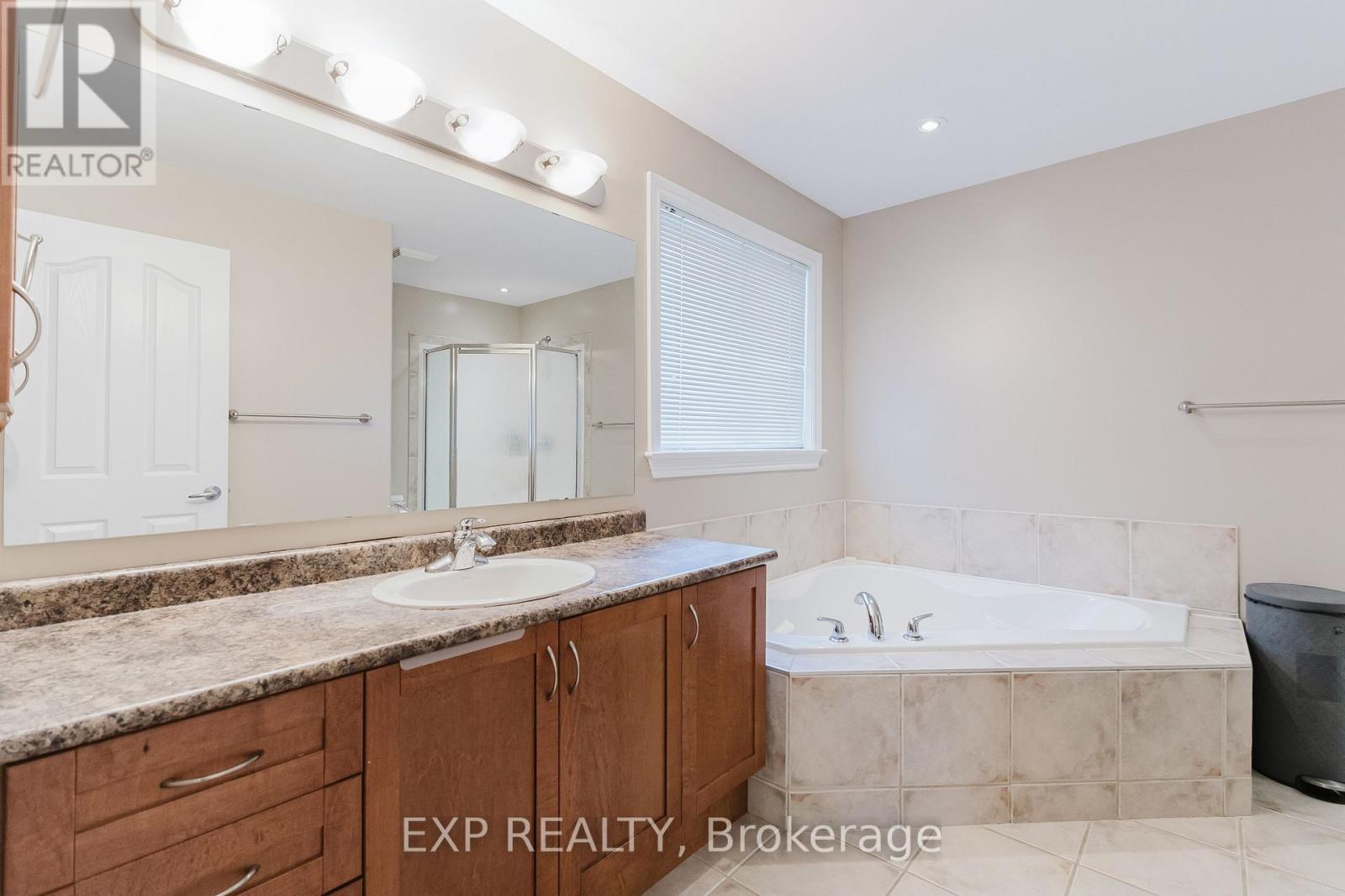 Photo 16 of 263 Deercroft Avenue, Ottawa ON