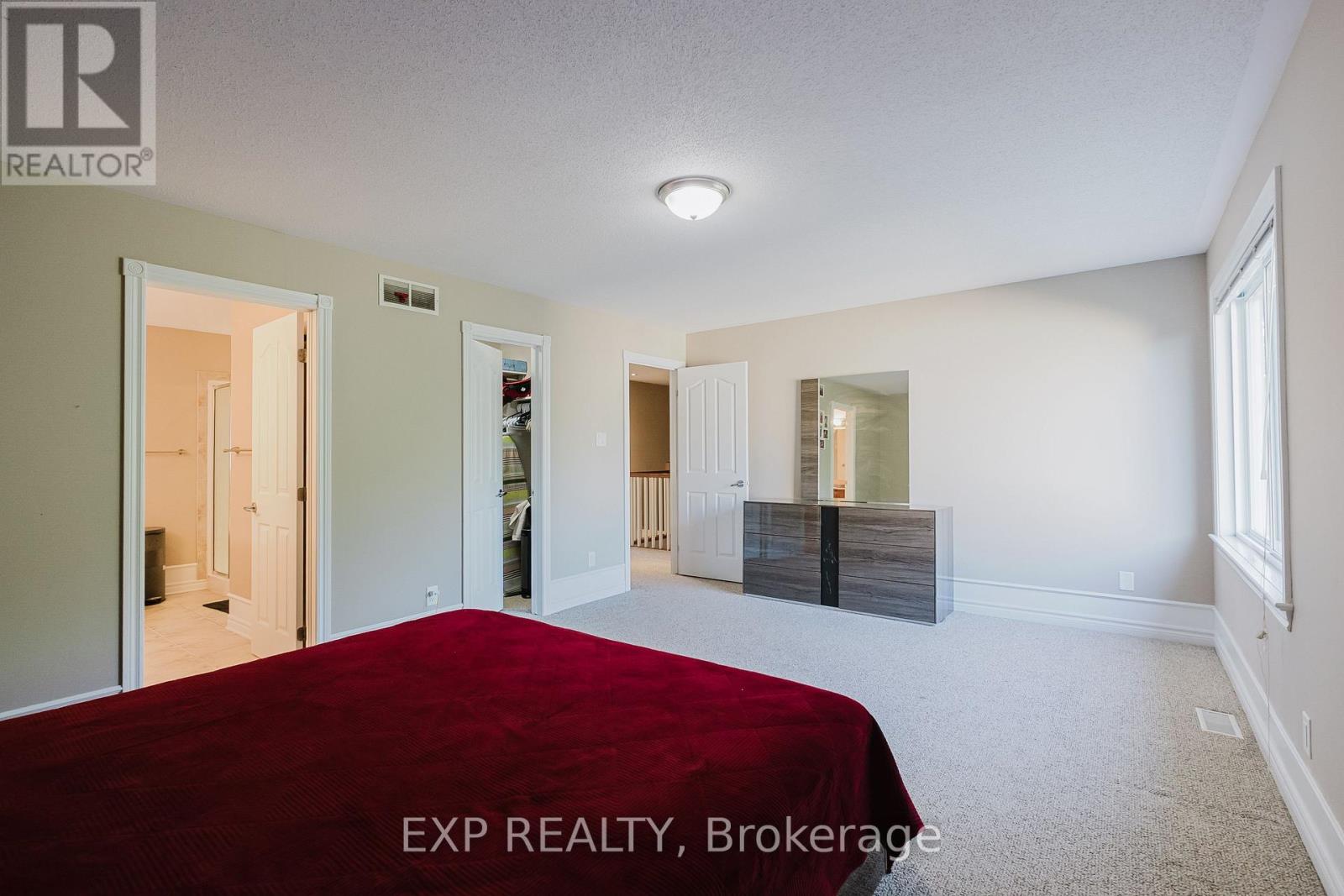 Photo 15 of 263 Deercroft Avenue, Ottawa ON
