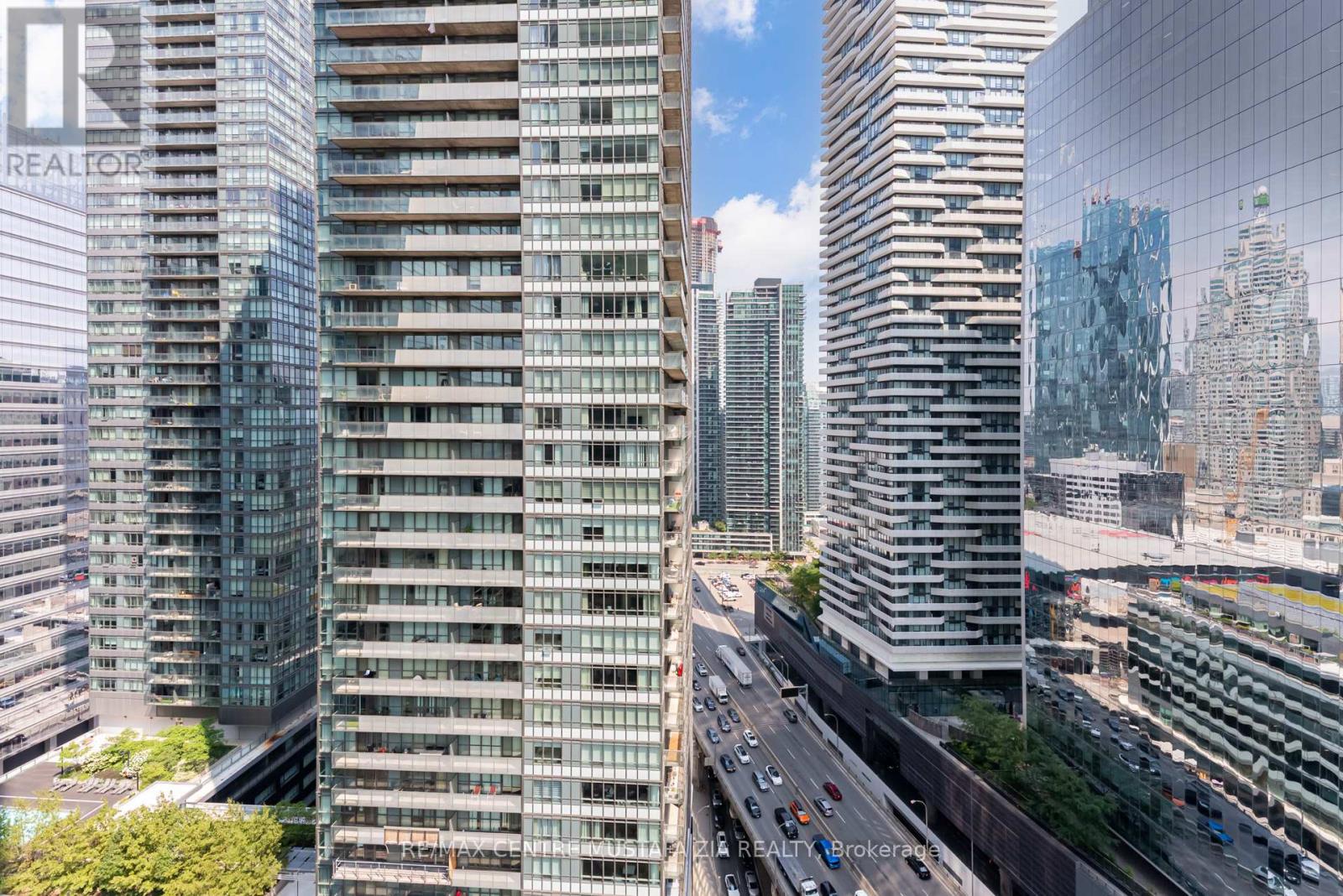 Photo 34 of 2402 14 York Street, Toronto ON