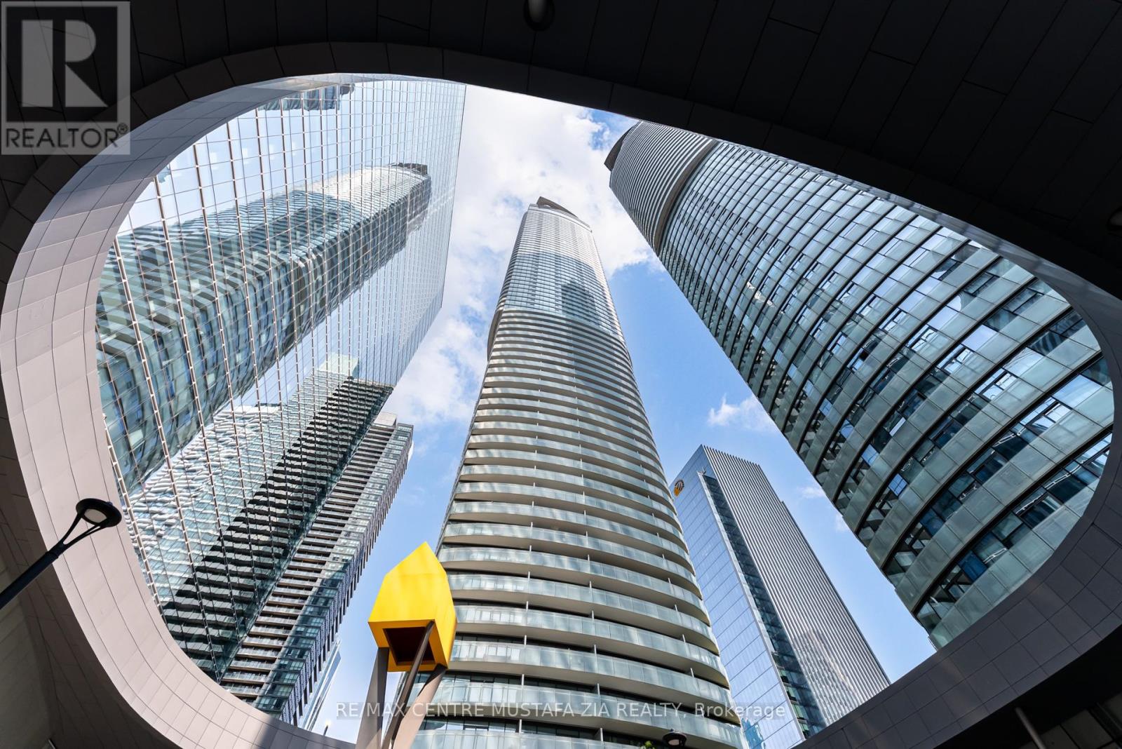 Photo 38 of 2402 14 York Street, Toronto ON