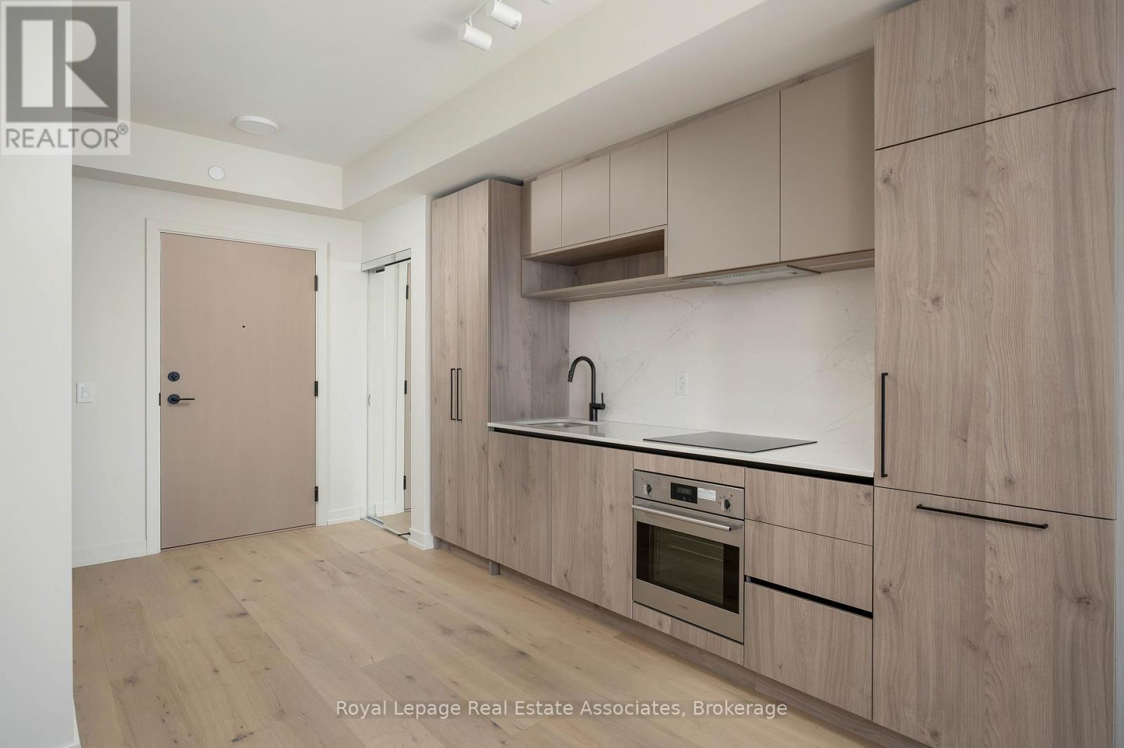 Photo 2 of 1105 181 Sterling Road, Toronto ON