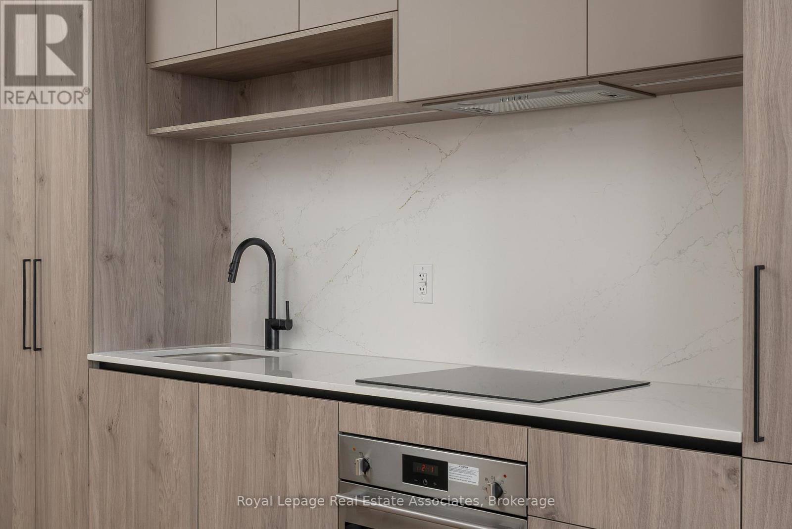 Photo 3 of 1105 181 Sterling Road, Toronto ON