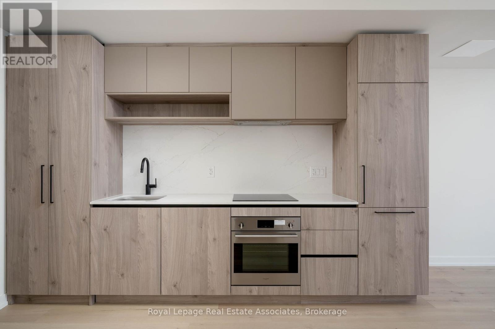 Photo 4 of 1105 181 Sterling Road, Toronto ON