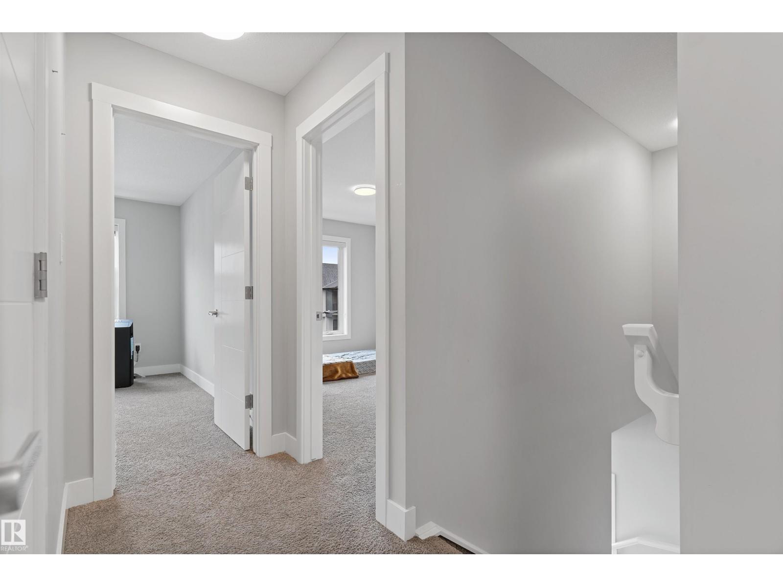 Photo 15 of 70 6905 25 Av Sw, Edmonton AB