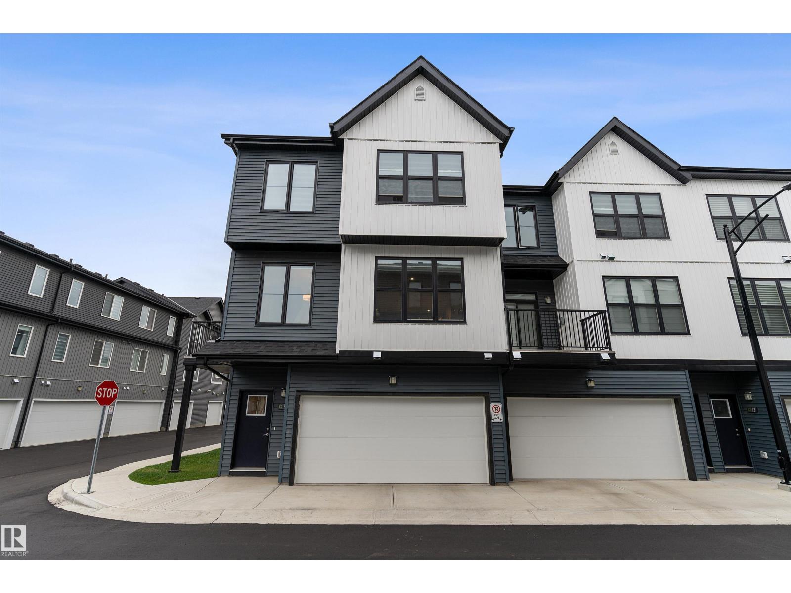 Photo 2 of 70 6905 25 Av Sw, Edmonton AB