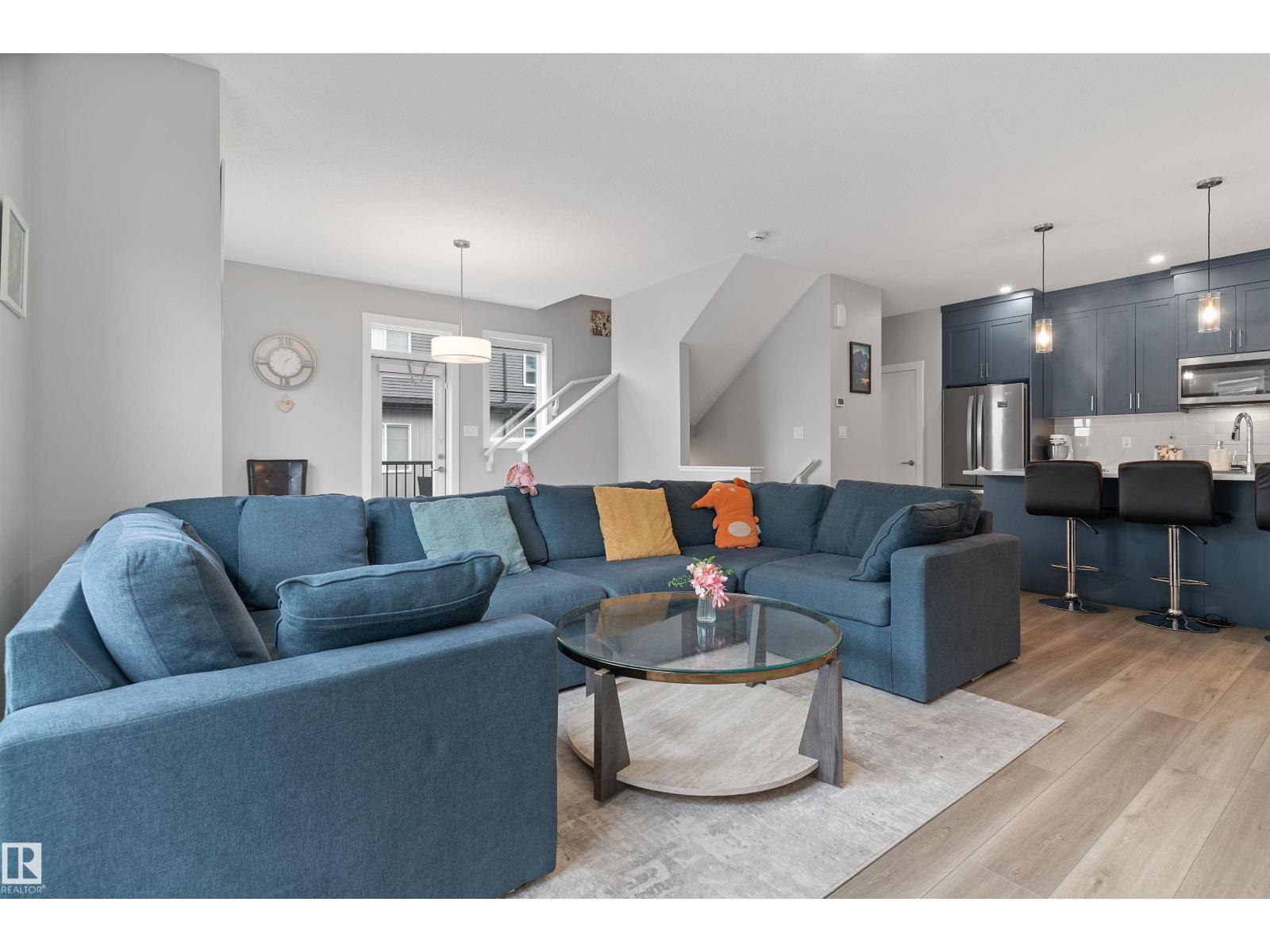 Photo 6 of 70 6905 25 Av Sw, Edmonton AB