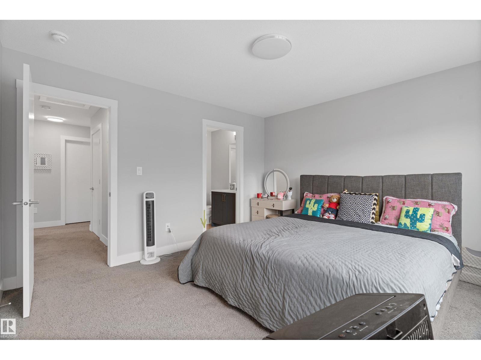 Photo 18 of 70 6905 25 Av Sw, Edmonton AB
