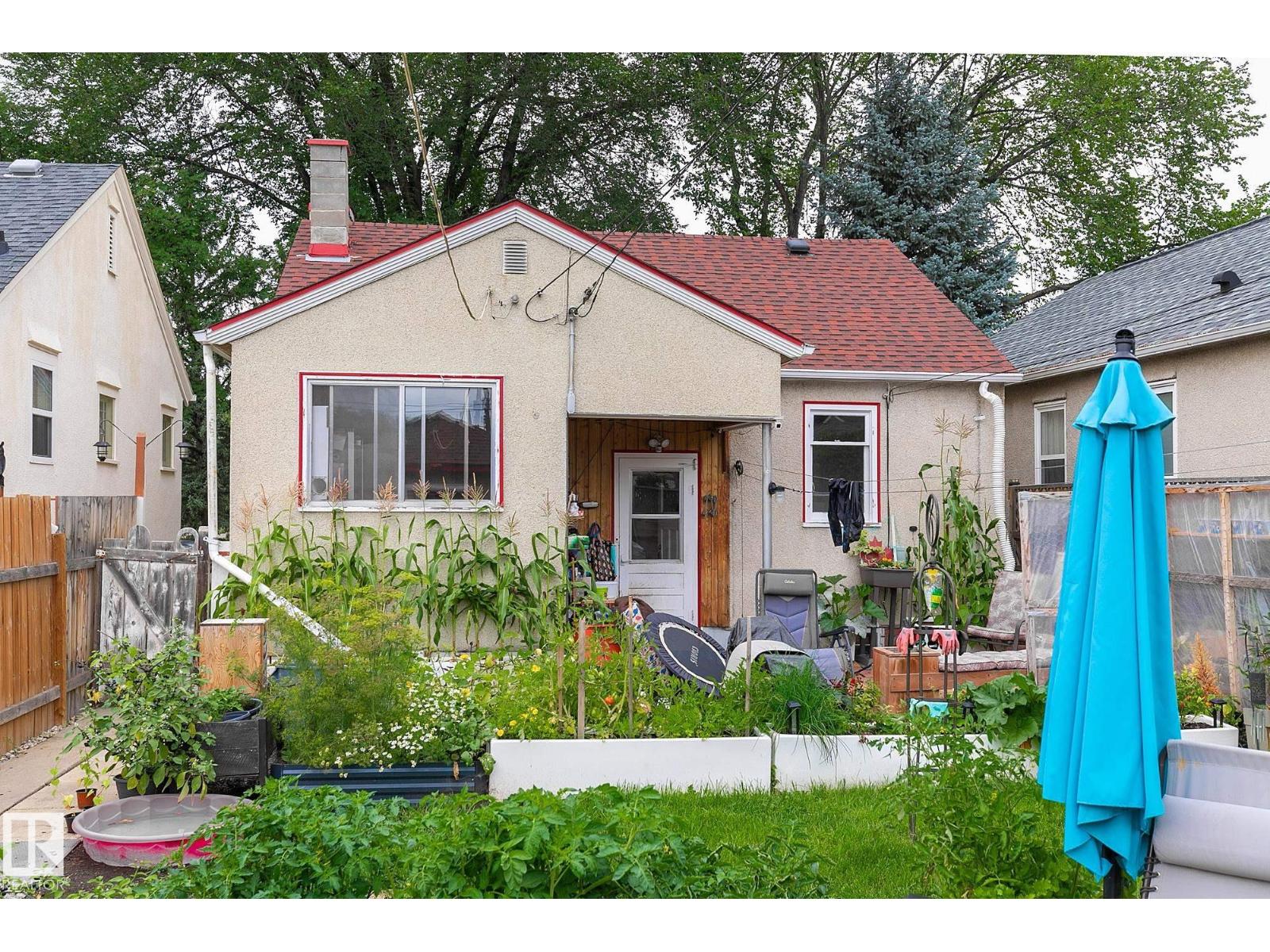 Photo 28 of 7611 112 S Av Nw, Edmonton AB