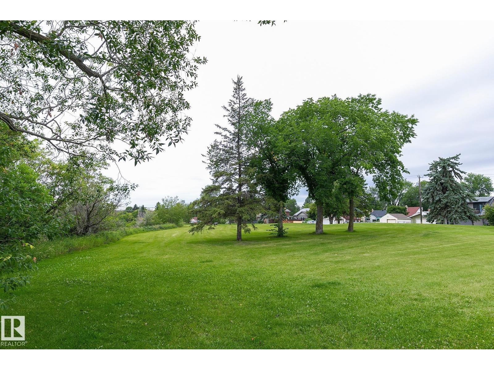 Photo 40 of 7611 112 S Av Nw, Edmonton AB