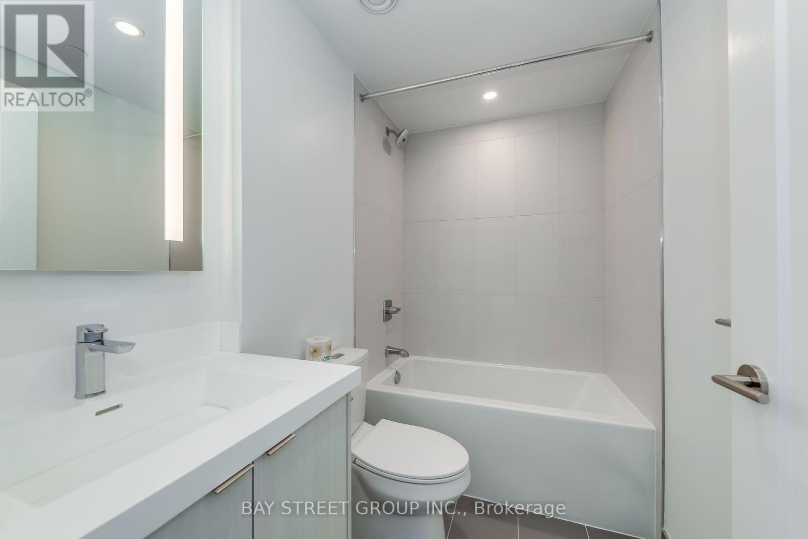 Photo 20 of 3001 30 Inn On The Park Drive, Toronto ON