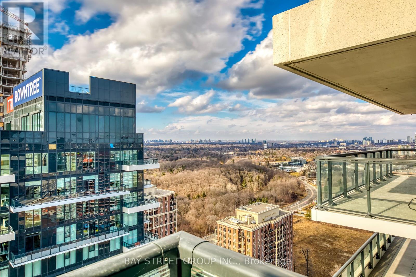 Photo 25 of 3001 30 Inn On The Park Drive, Toronto ON