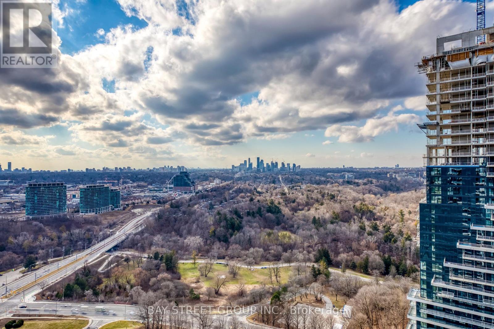 Photo 26 of 3001 30 Inn On The Park Drive, Toronto ON