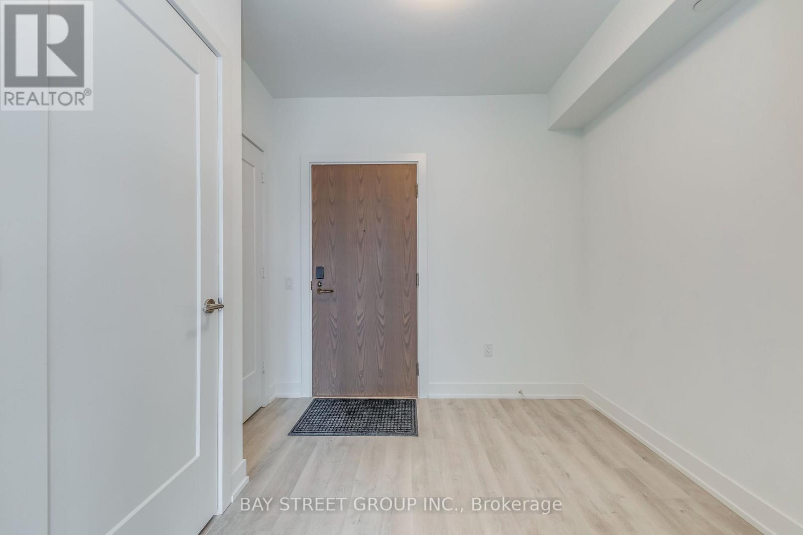 Photo 6 of 3001 30 Inn On The Park Drive, Toronto ON