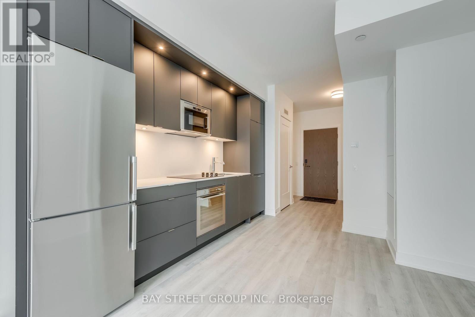 Photo 8 of 3001 30 Inn On The Park Drive, Toronto ON