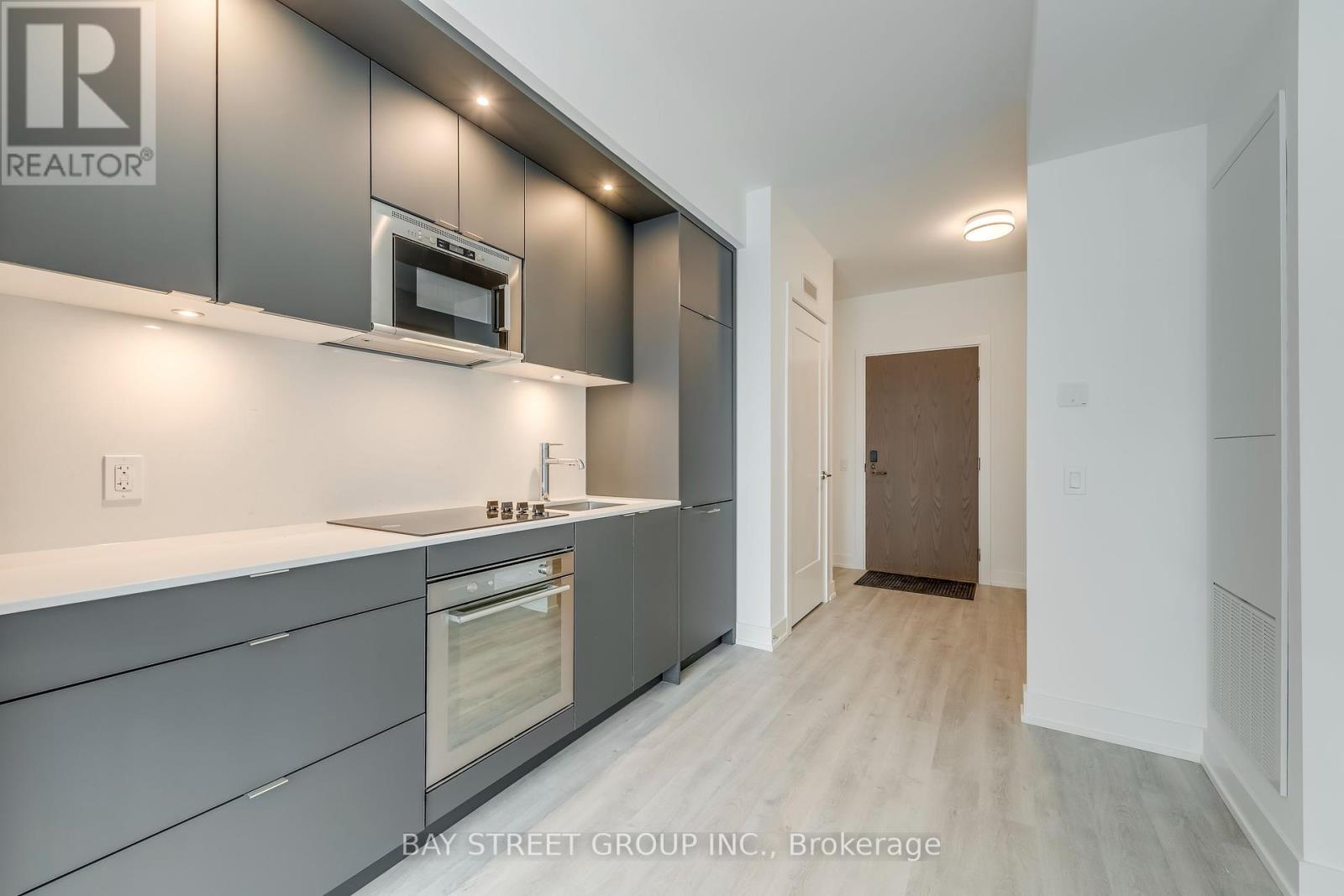 Photo 9 of 3001 30 Inn On The Park Drive, Toronto ON