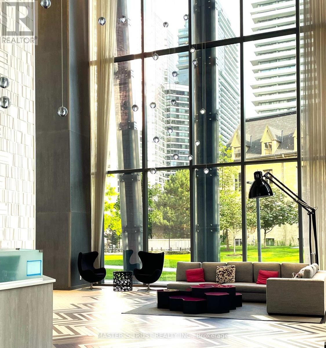 Photo 3 of 1109 1080 Bay Street, Toronto ON
