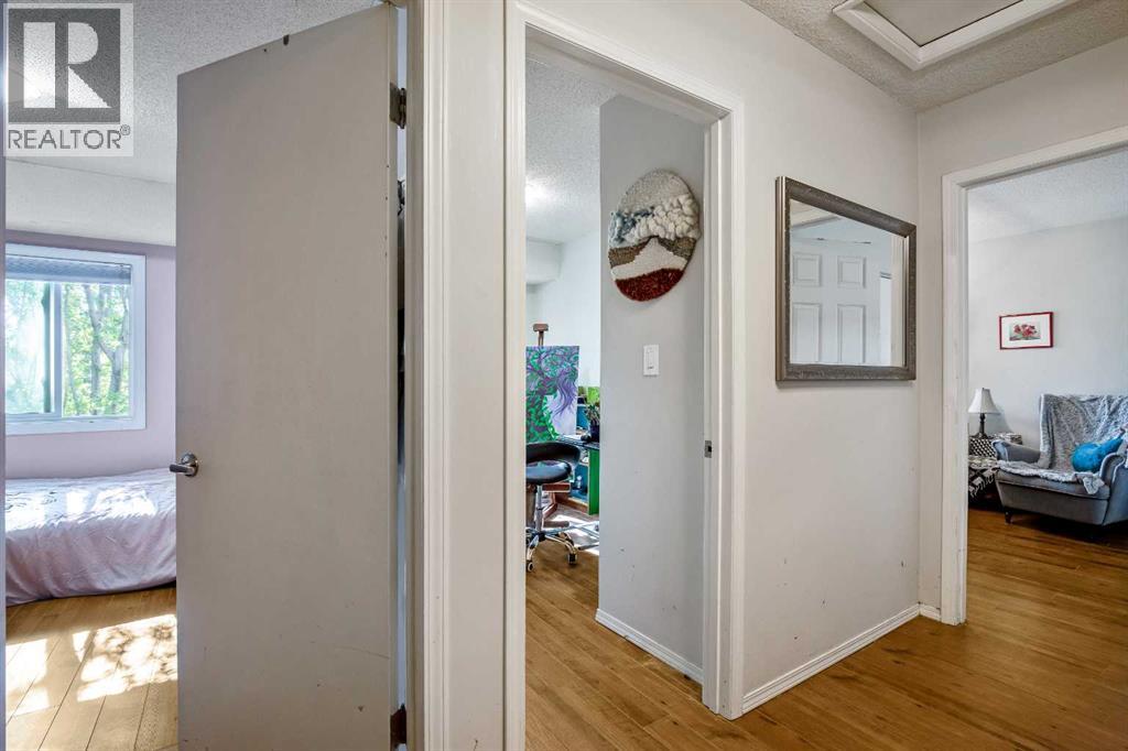 Single Family House for Sale in   DALTON Drive NW Dalhousie Calgary 