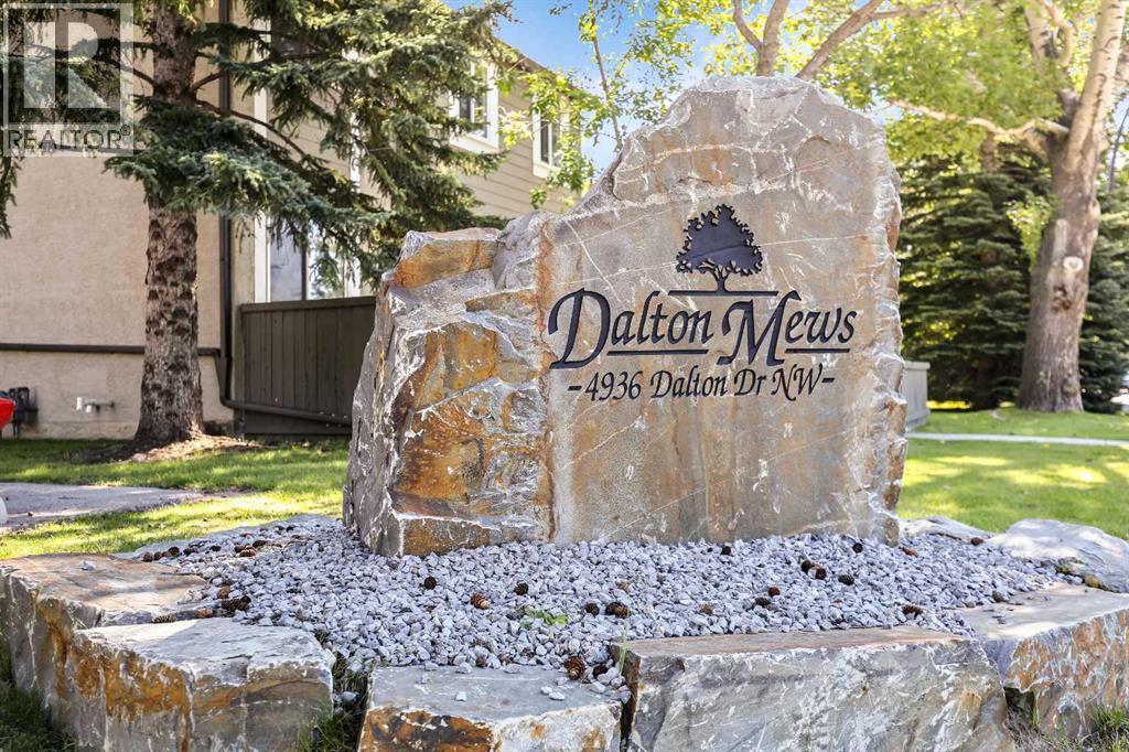 Single Family House for Sale in   DALTON Drive NW Dalhousie Calgary 