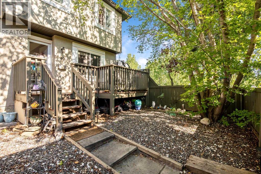 Single Family House for Sale in   DALTON Drive NW Dalhousie Calgary 