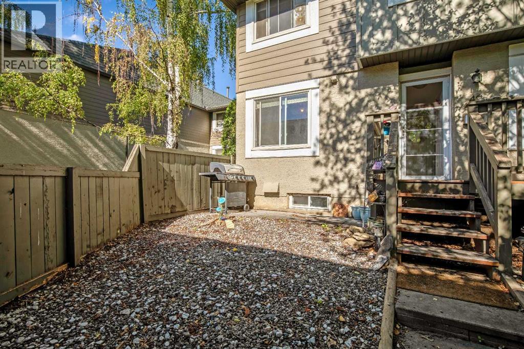 Single Family House for Sale in   DALTON Drive NW Dalhousie Calgary 