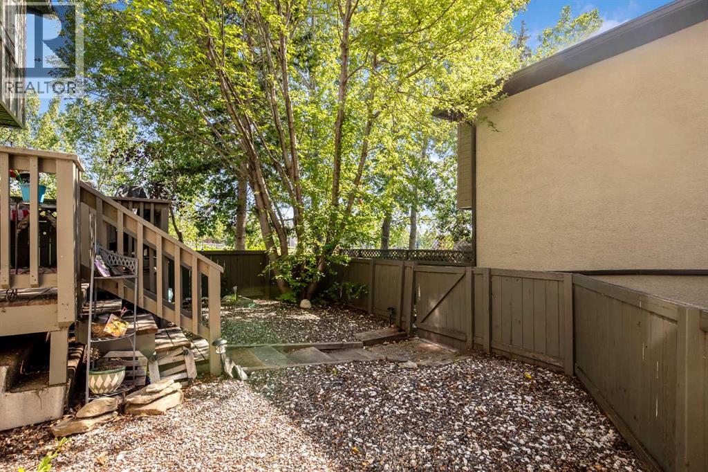 Single Family House for Sale in   DALTON Drive NW Dalhousie Calgary 