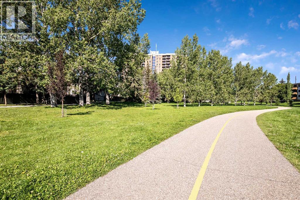 Single Family House for Sale in   DALTON Drive NW Dalhousie Calgary 