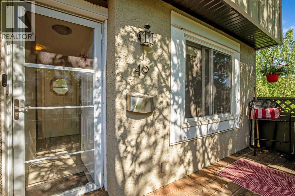 Single Family House for Sale in   DALTON Drive NW Dalhousie Calgary 