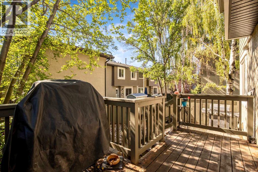 Single Family House for Sale in   DALTON Drive NW Dalhousie Calgary 