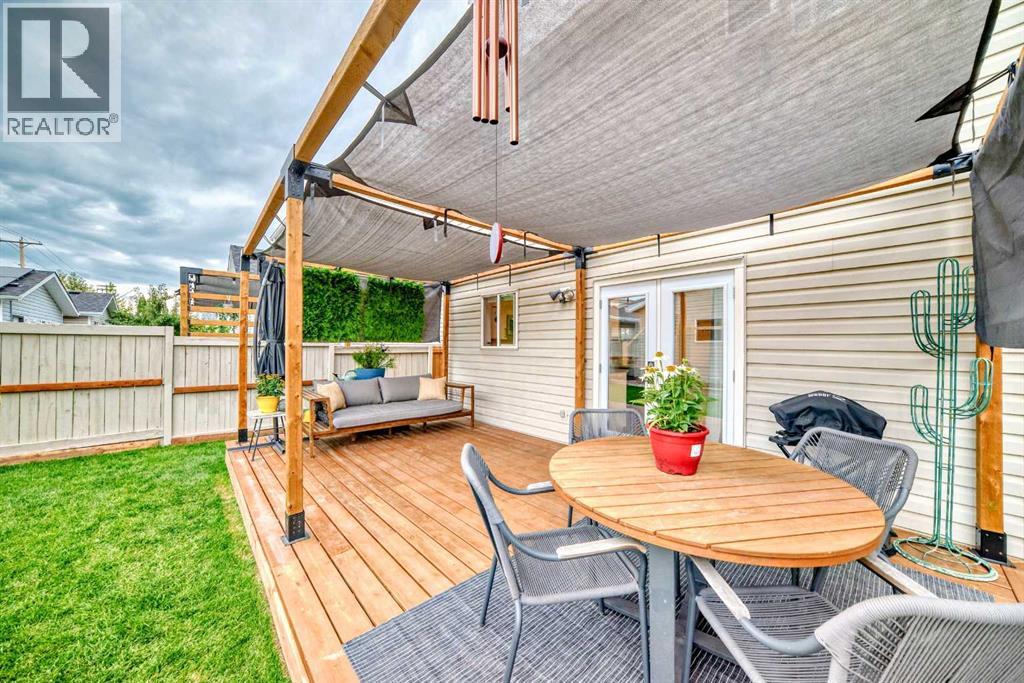 Single Family House for Sale in  Bridleglen Park SW Bridlewood Calgary 