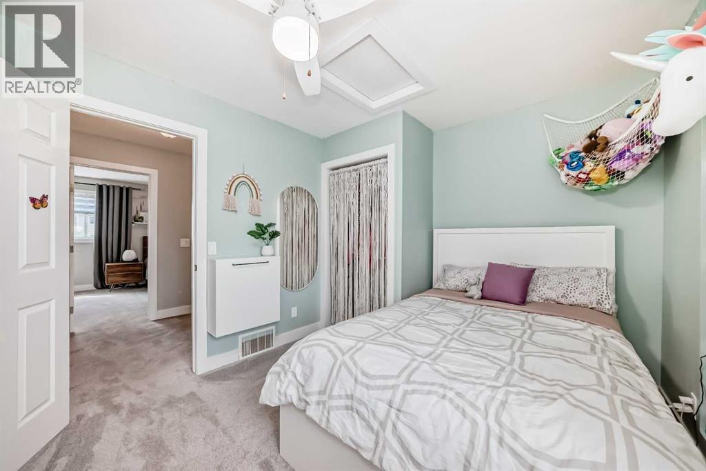 Single Family House for Sale in  Bridleglen Park SW Bridlewood Calgary 
