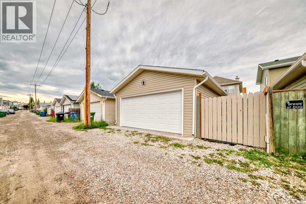 Single Family House for Sale in  Bridleglen Park SW Bridlewood Calgary 