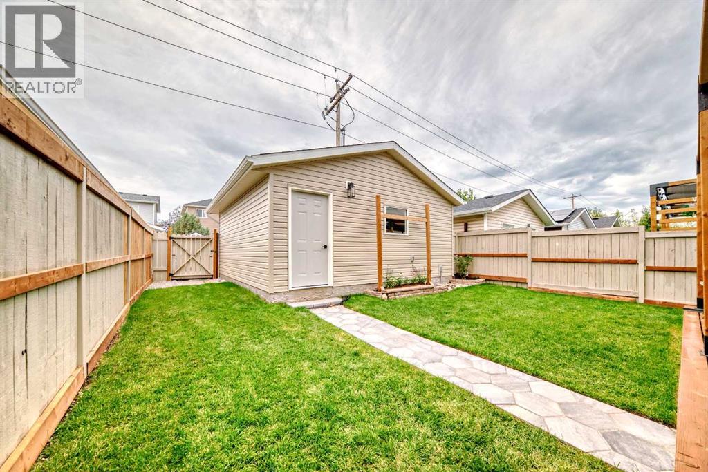 Single Family House for Sale in  Bridleglen Park SW Bridlewood Calgary 