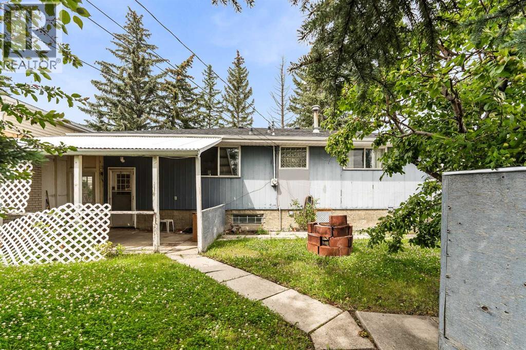 Single Family House Bungalow for Sale in  Hunterston Place NW Huntington Hills Calgary 