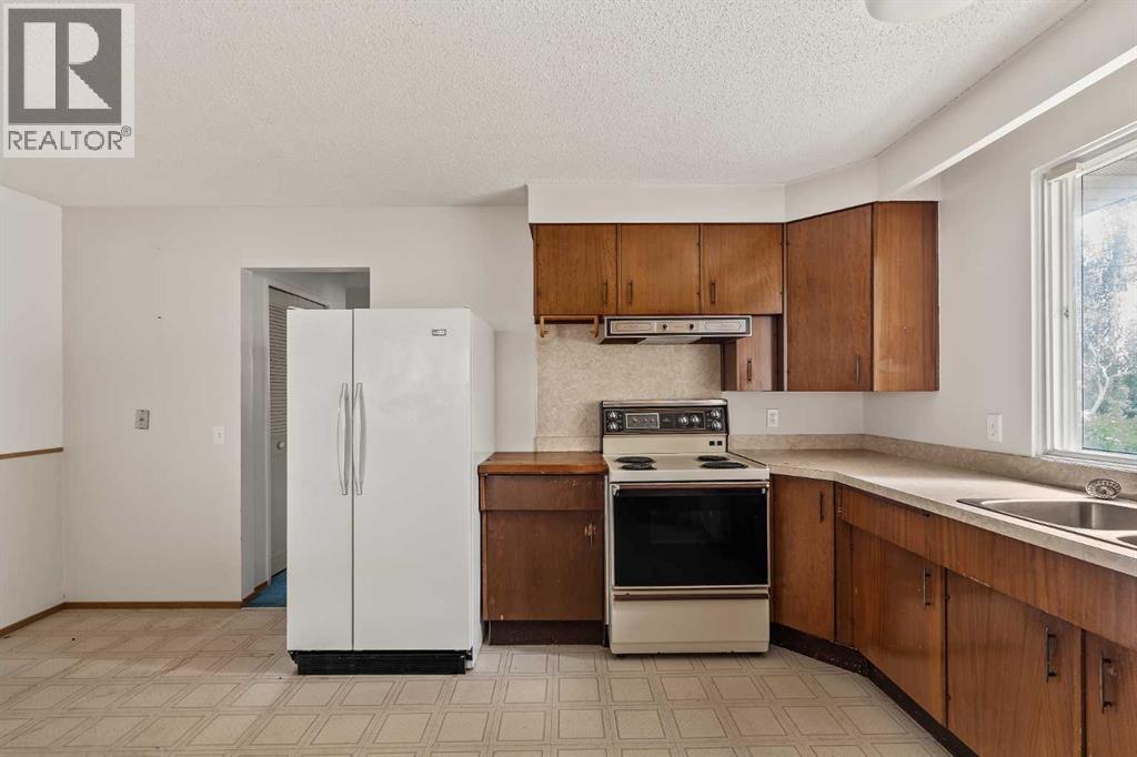 Single Family House Bungalow for Sale in  Hunterston Place NW Huntington Hills Calgary 
