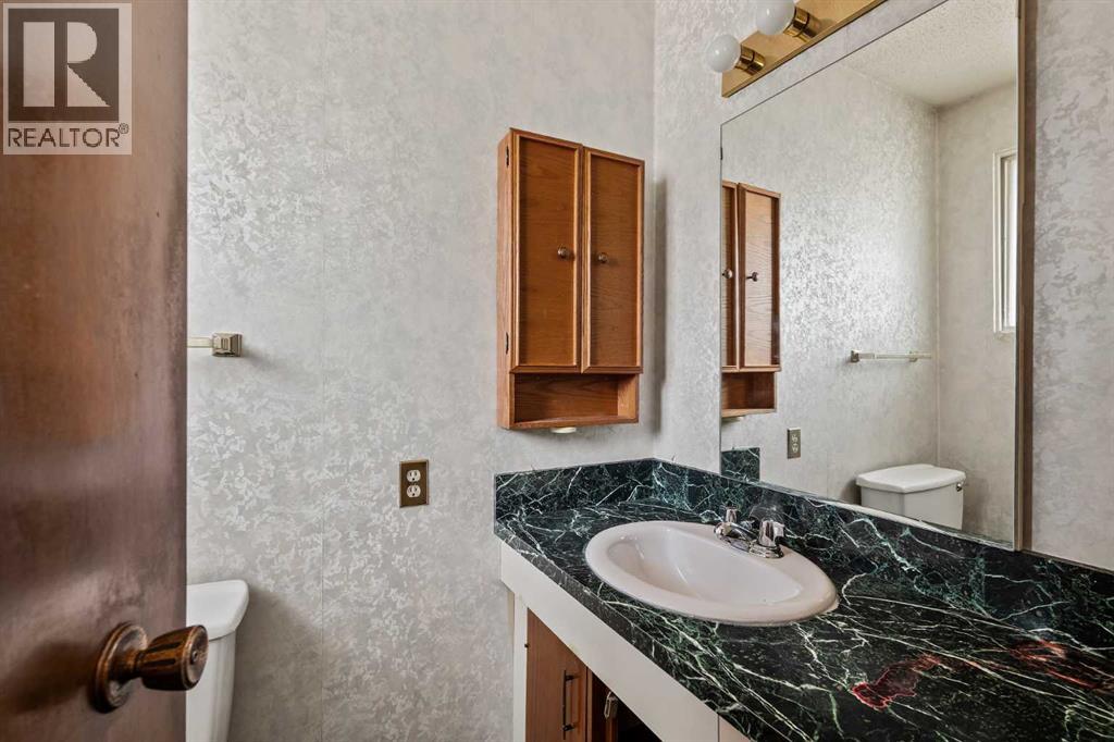 Single Family House Bungalow for Sale in  Hunterston Place NW Huntington Hills Calgary 