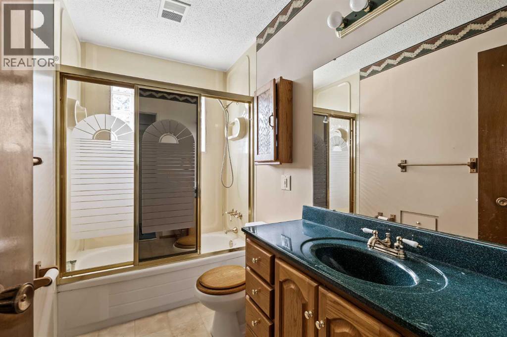 Single Family House Bungalow for Sale in  Hunterston Place NW Huntington Hills Calgary 