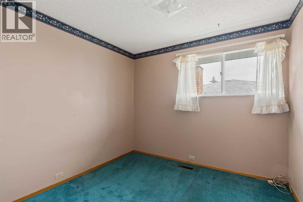Single Family House Bungalow for Sale in  Hunterston Place NW Huntington Hills Calgary 