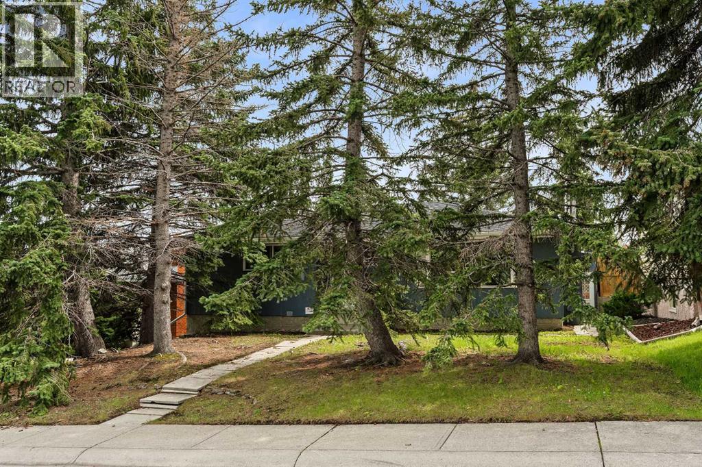 Single Family House Bungalow for Sale in  Hunterston Place NW Huntington Hills Calgary 